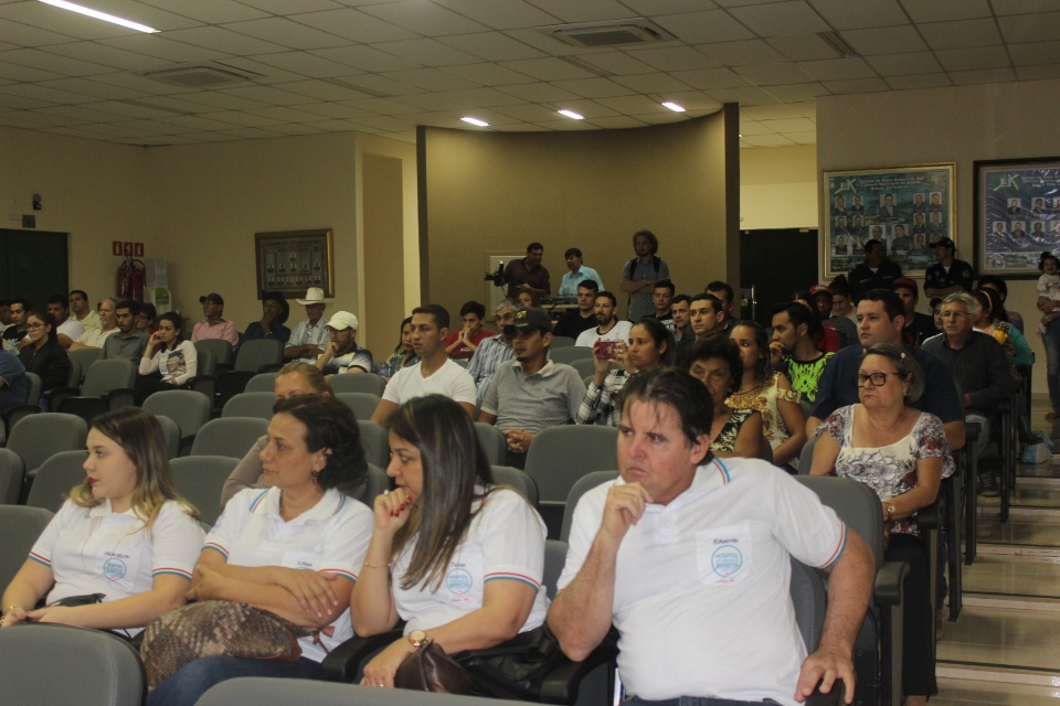 Com a participação do Vereador Interino, Câmara Municipal realiza Sessão Ordinária