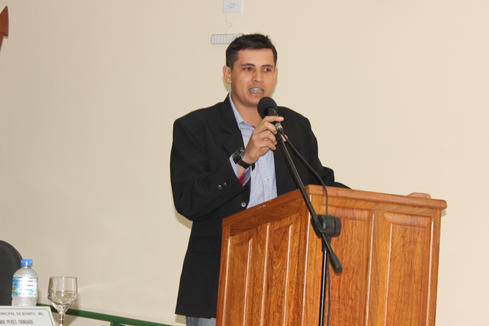 Vereador Lucas Leandro quer informações sobre a imunização da população contra os vírus H1N1 e H3N2