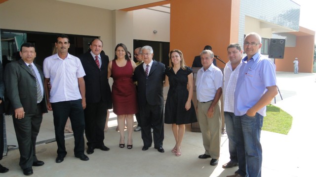 Autoridades participam da inauguração do novo Fórum de Bonito