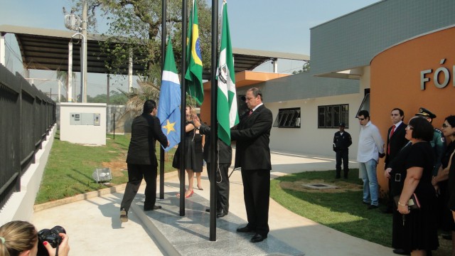 Autoridades participam da inauguração do novo Fórum de Bonito