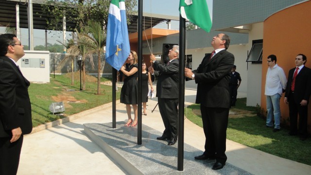 Autoridades participam da inauguração do novo Fórum de Bonito