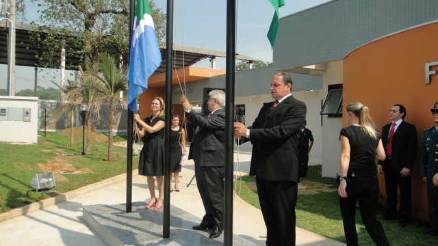 Autoridades participam da inauguração do novo Fórum de Bonito