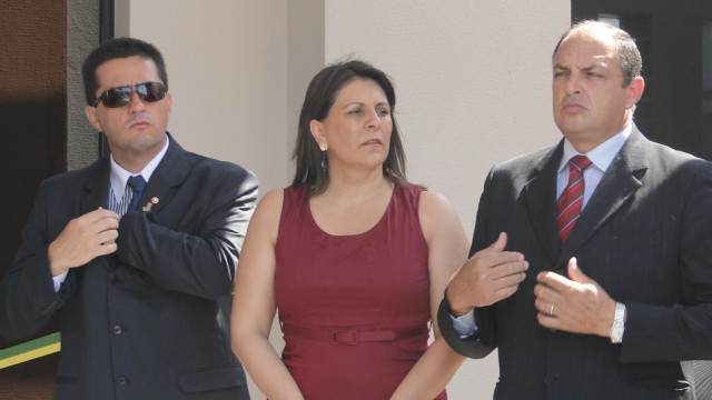 Autoridades participam da inauguração do novo Fórum de Bonito