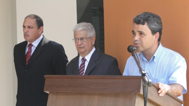 Autoridades participam da inauguração do novo Fórum de Bonito