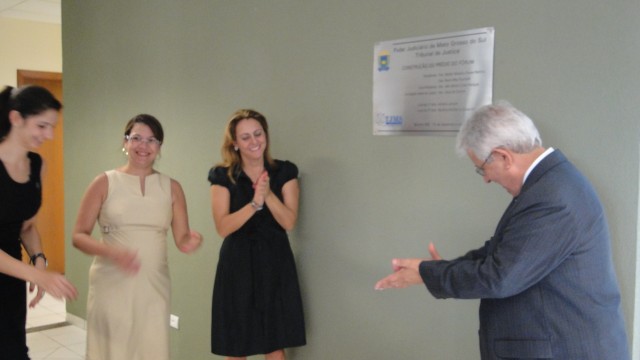 Autoridades participam da inauguração do novo Fórum de Bonito