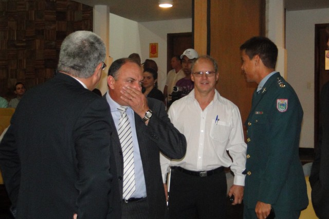 Entrega de título de Cidadão Bonitense.