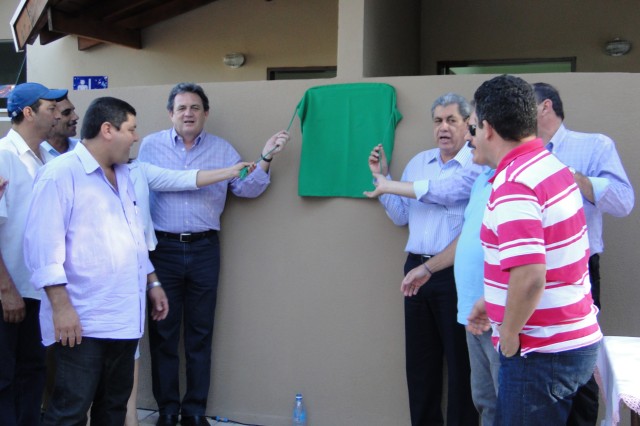 Vereadores participam de inaugurações.