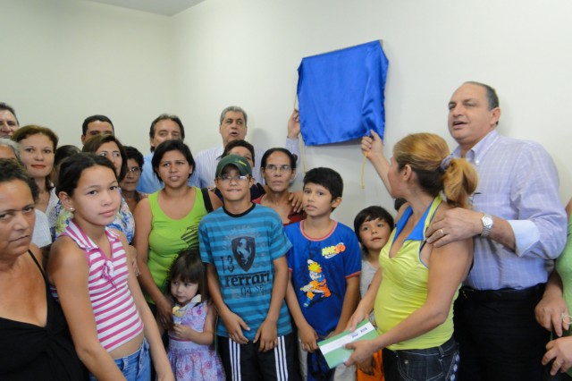 Vereadores participam de inaugurações.