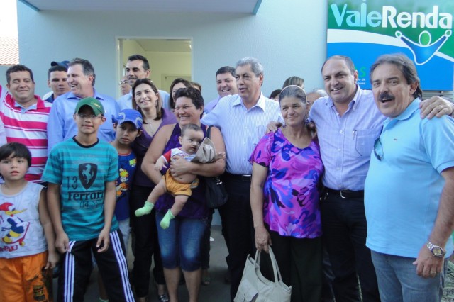 Vereadores participam de inaugurações.