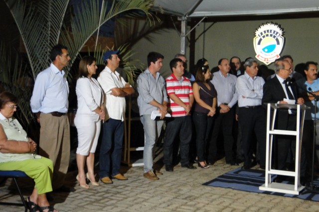 Vereadores participam de inaugurações.