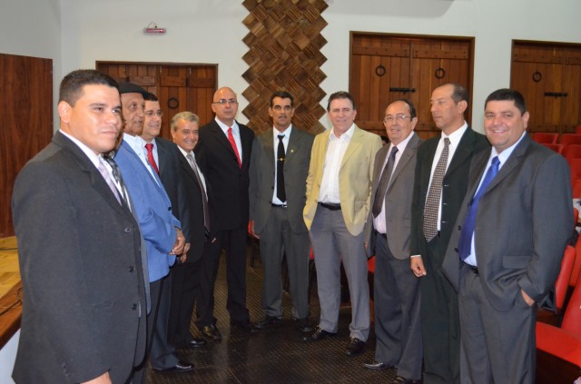 Vereadores entregam titulos de Cidadão Bonitense.