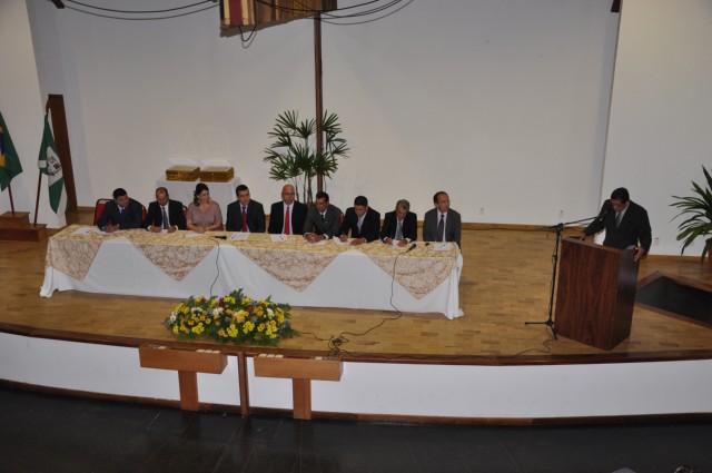 Vereadores entregam titulos de Cidadão Bonitense.