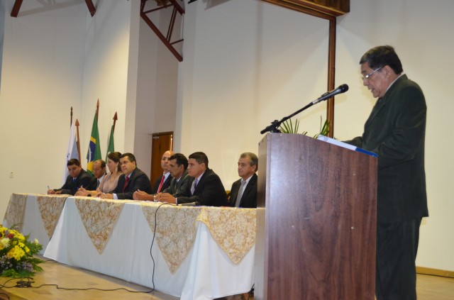 Vereadores entregam titulos de Cidadão Bonitense.