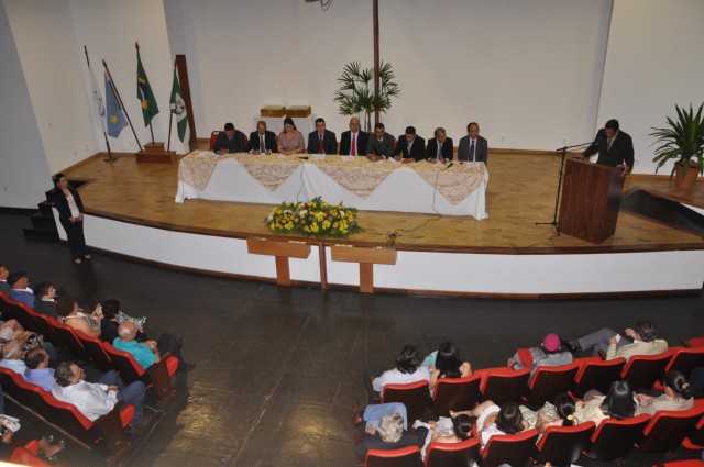 Vereadores entregam titulos de Cidadão Bonitense.