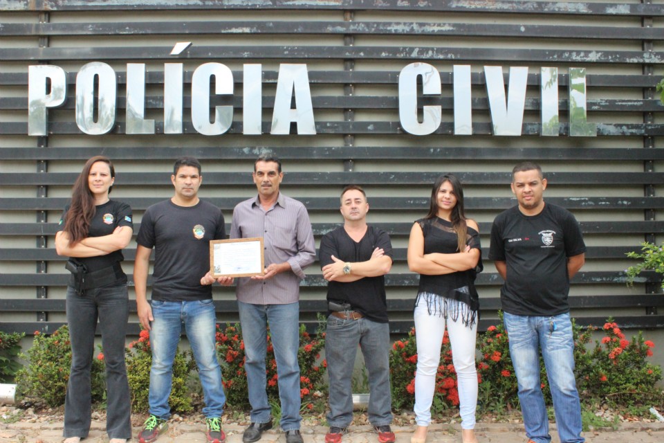 MOÇÃO DE PARABENIZÇÃO A POLICIAIS CIVIS, MILITARES E GUARDA MUNICIPAL.