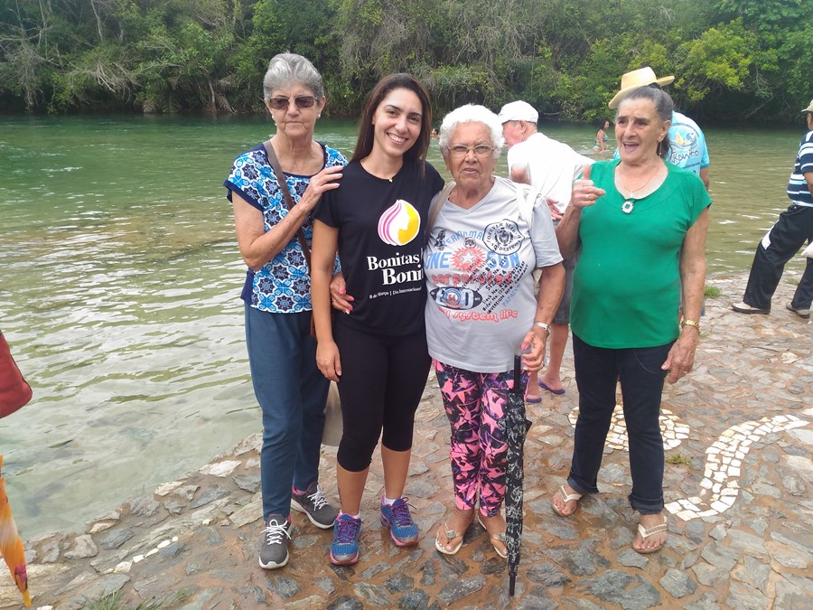 Prefeitura realiza festa de confraternização do Grupo Conviver no balneário