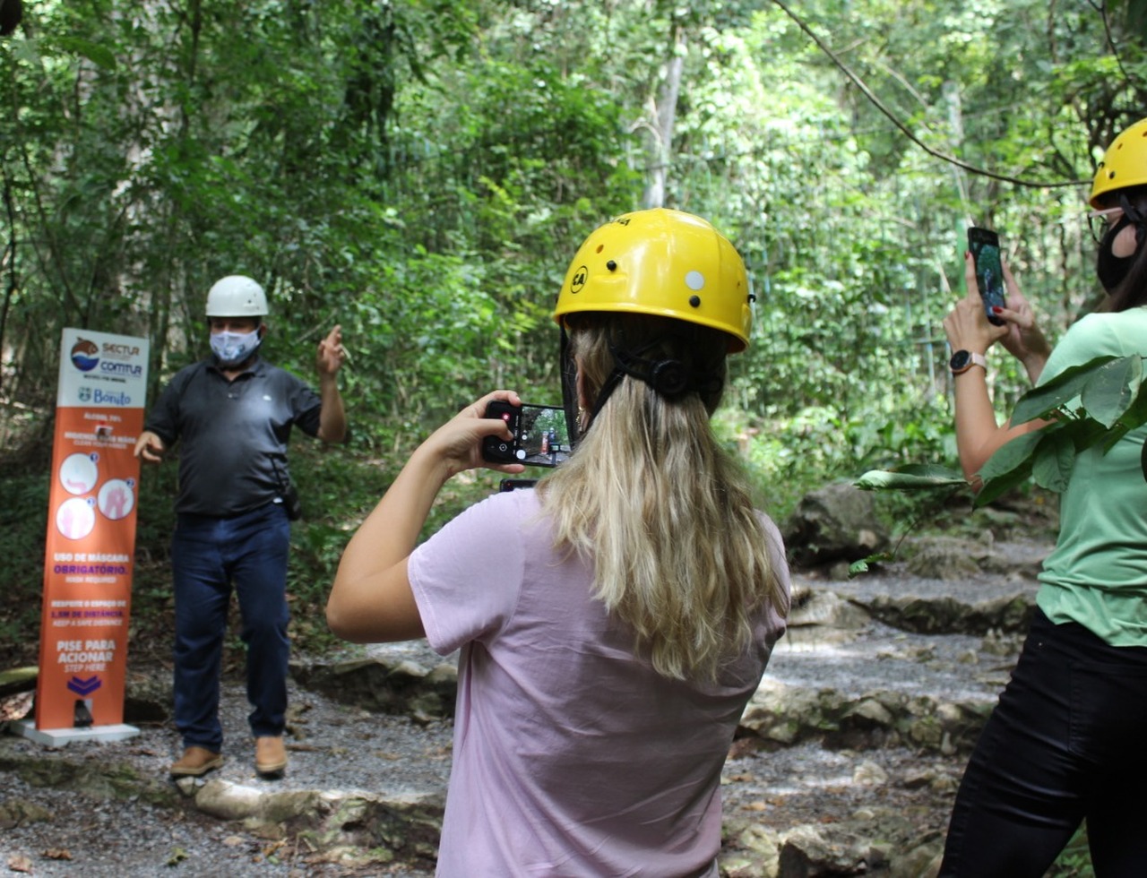 Gruta do Lago Azul reabre para o público seguindo todos os protocolos de biossegurança. Gruta do Lago Azul reabre para o público seguindo todos os protocolos de biossegurança.