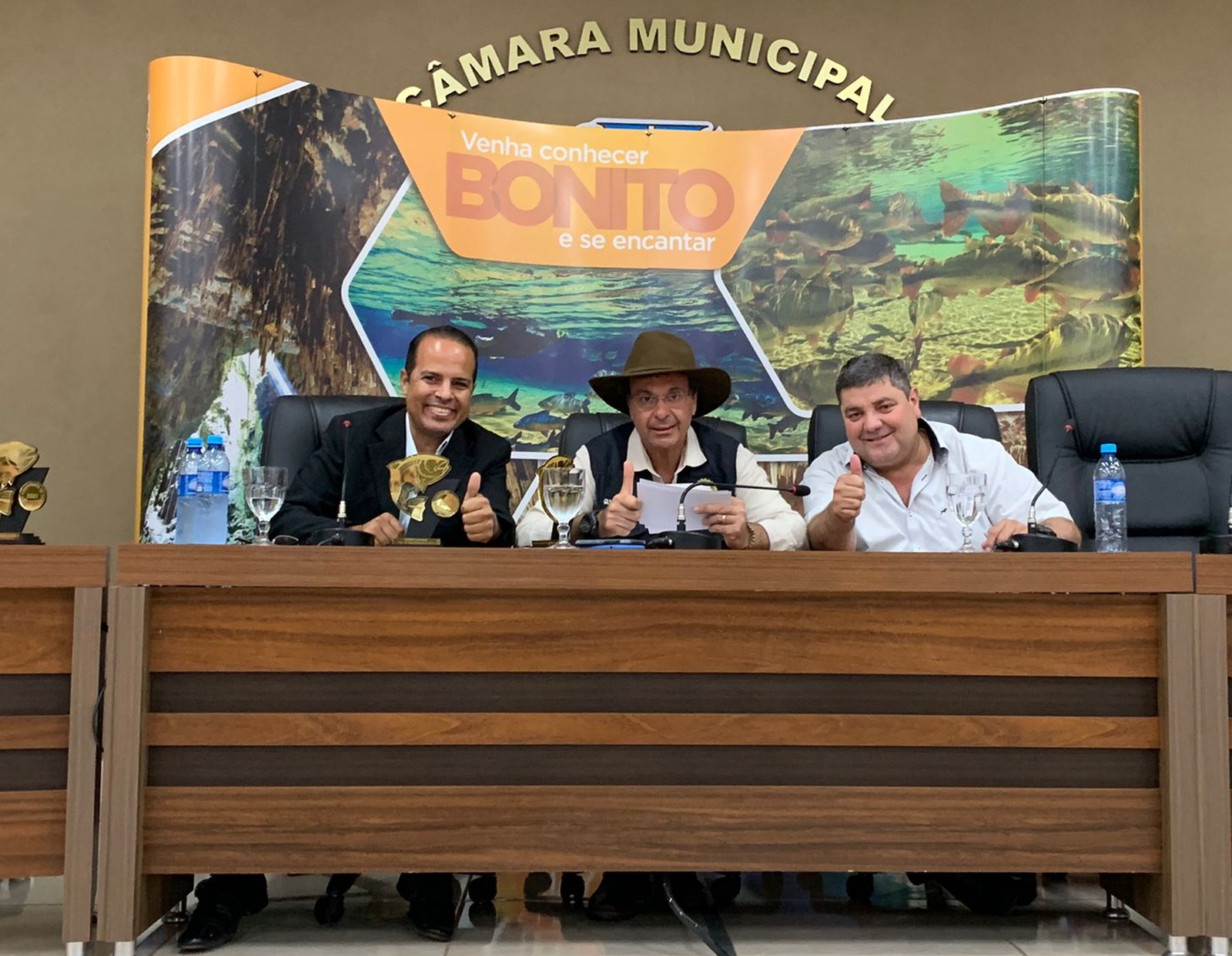 Presidente da Câmara Municipal de Bonito, Edmilson Lucas Rachel; Ministro de Turismo, Gilson Machado Neto, juntamente com o Prefeito de Bonito, Josmail Rodrigues. Foto: Filipi Brites.