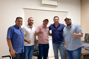 Presidente da Câmara recebe a visita dos nobres colegas vereadores do município de Guia Lopes da Laguna. 